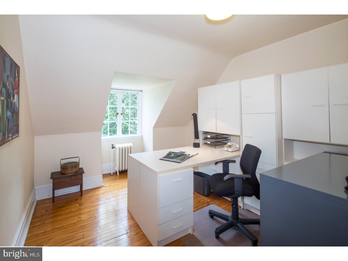 CHESTNUT HILL - Residential