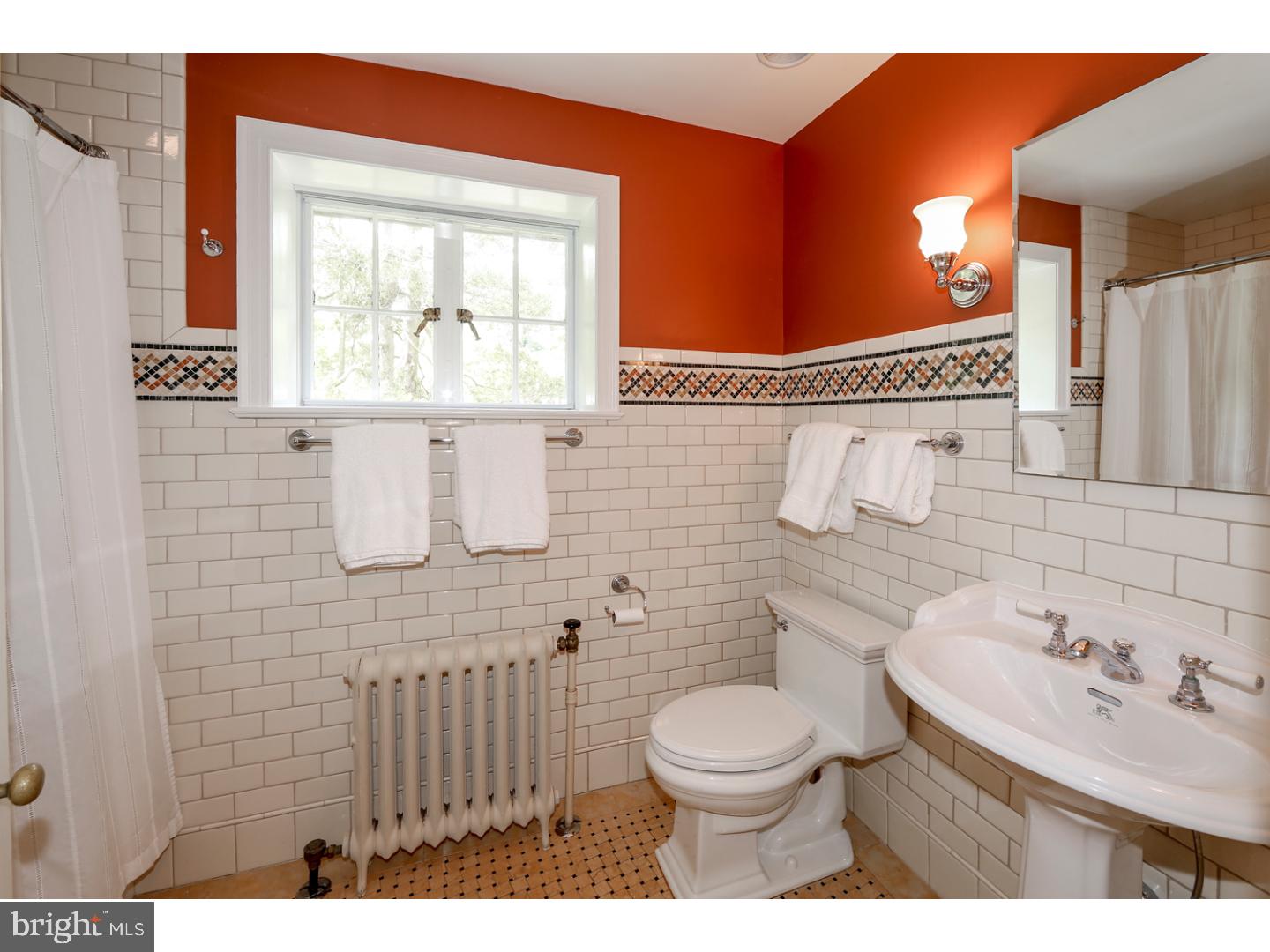 CHESTNUT HILL - Residential