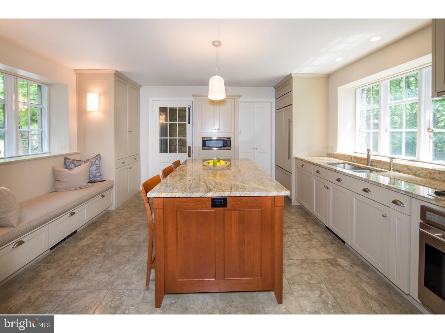 CHESTNUT HILL - Residential