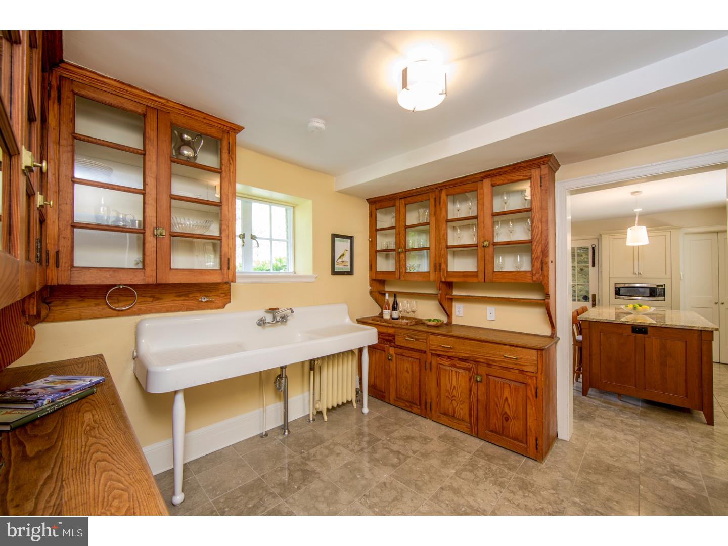 CHESTNUT HILL - Residential