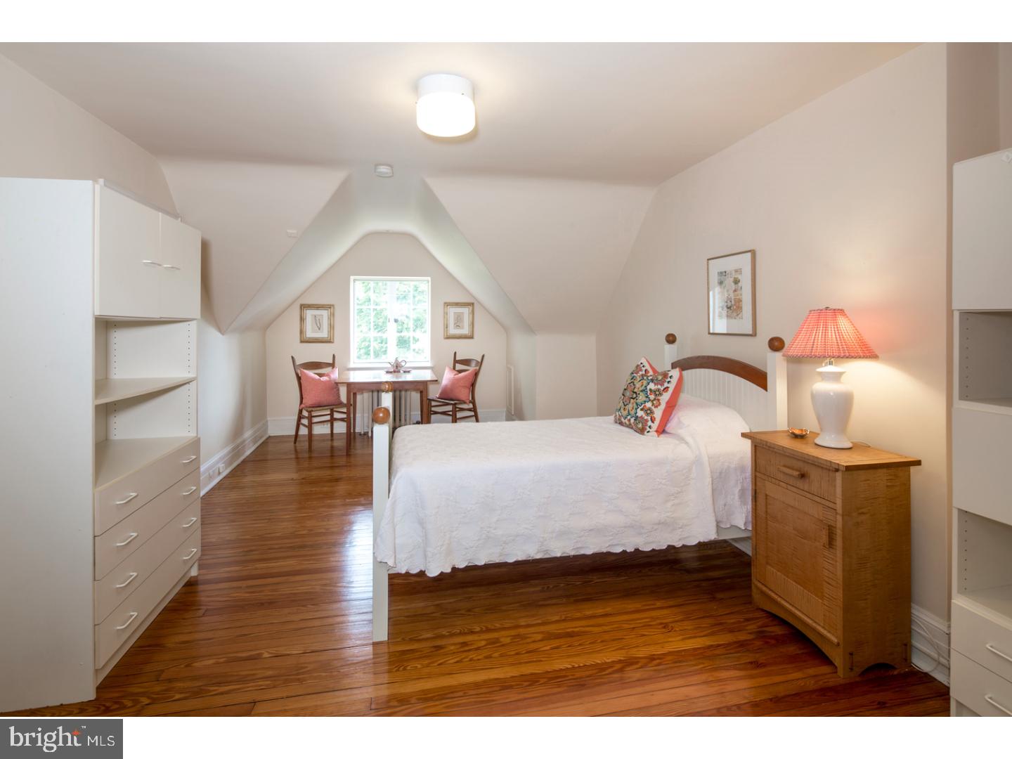 CHESTNUT HILL - Residential