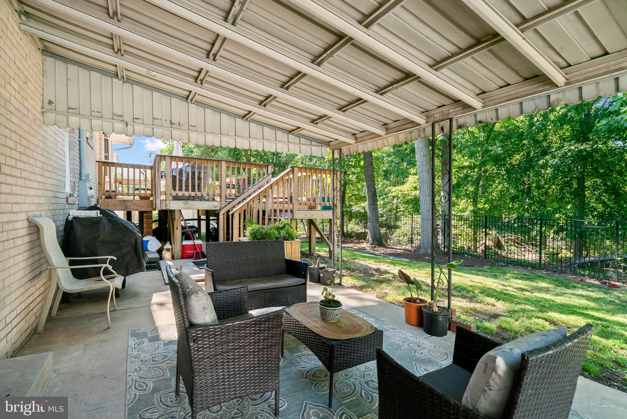 COLLEGE PARK WOODS - Residential