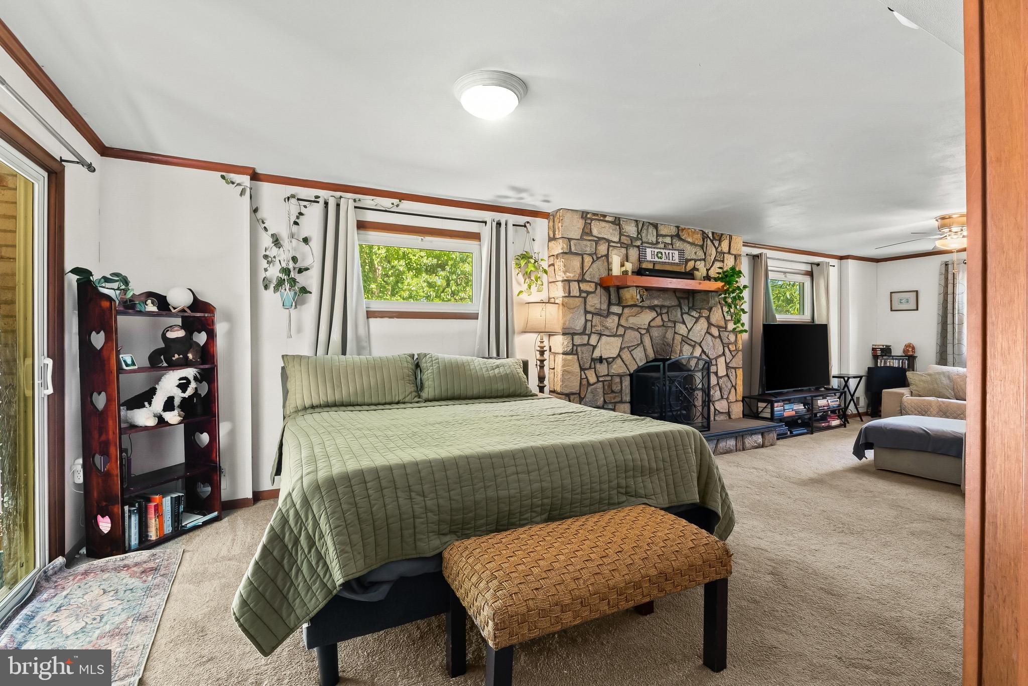COLLEGE PARK WOODS - Residential
