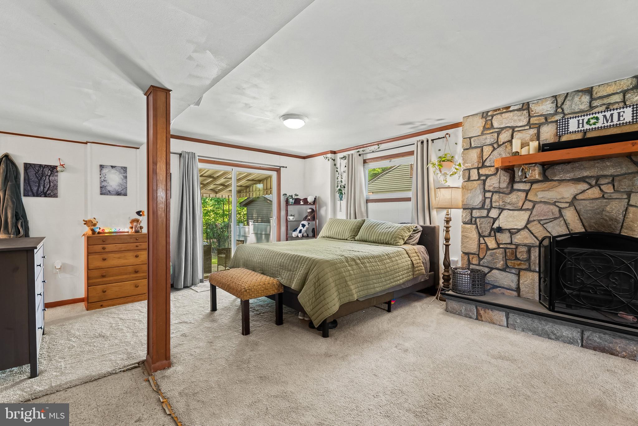 COLLEGE PARK WOODS - Residential