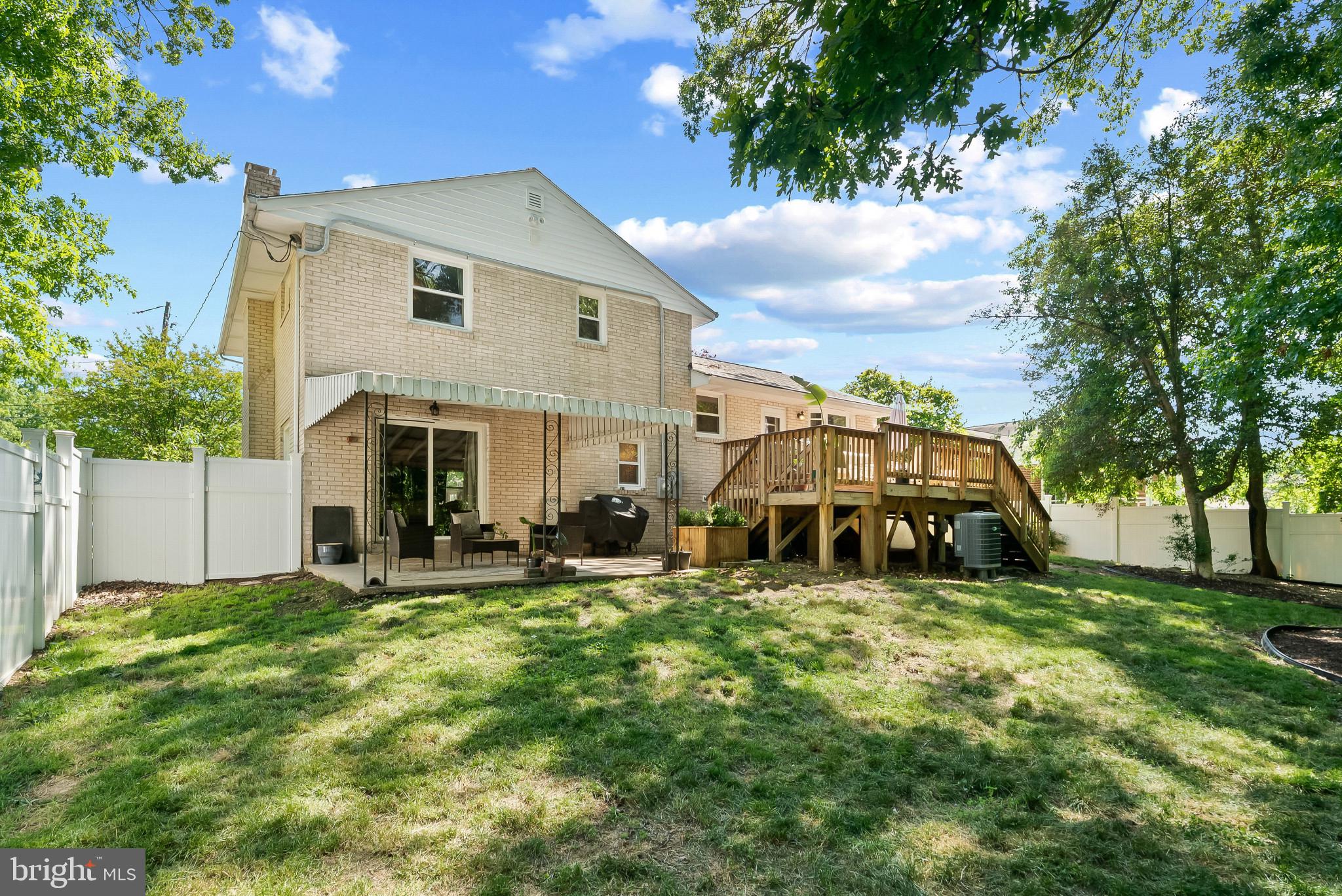 COLLEGE PARK WOODS - Residential