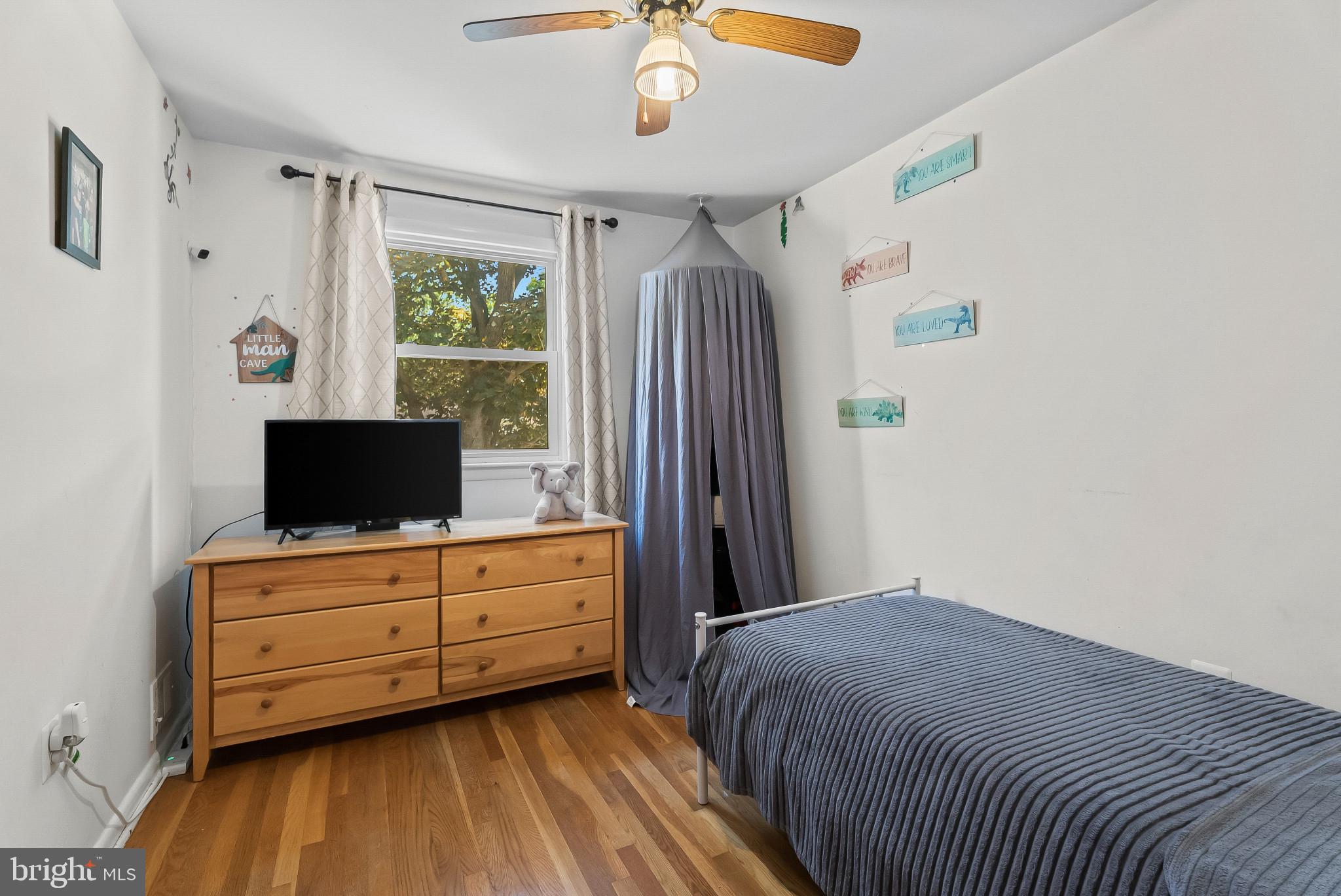 COLLEGE PARK WOODS - Residential