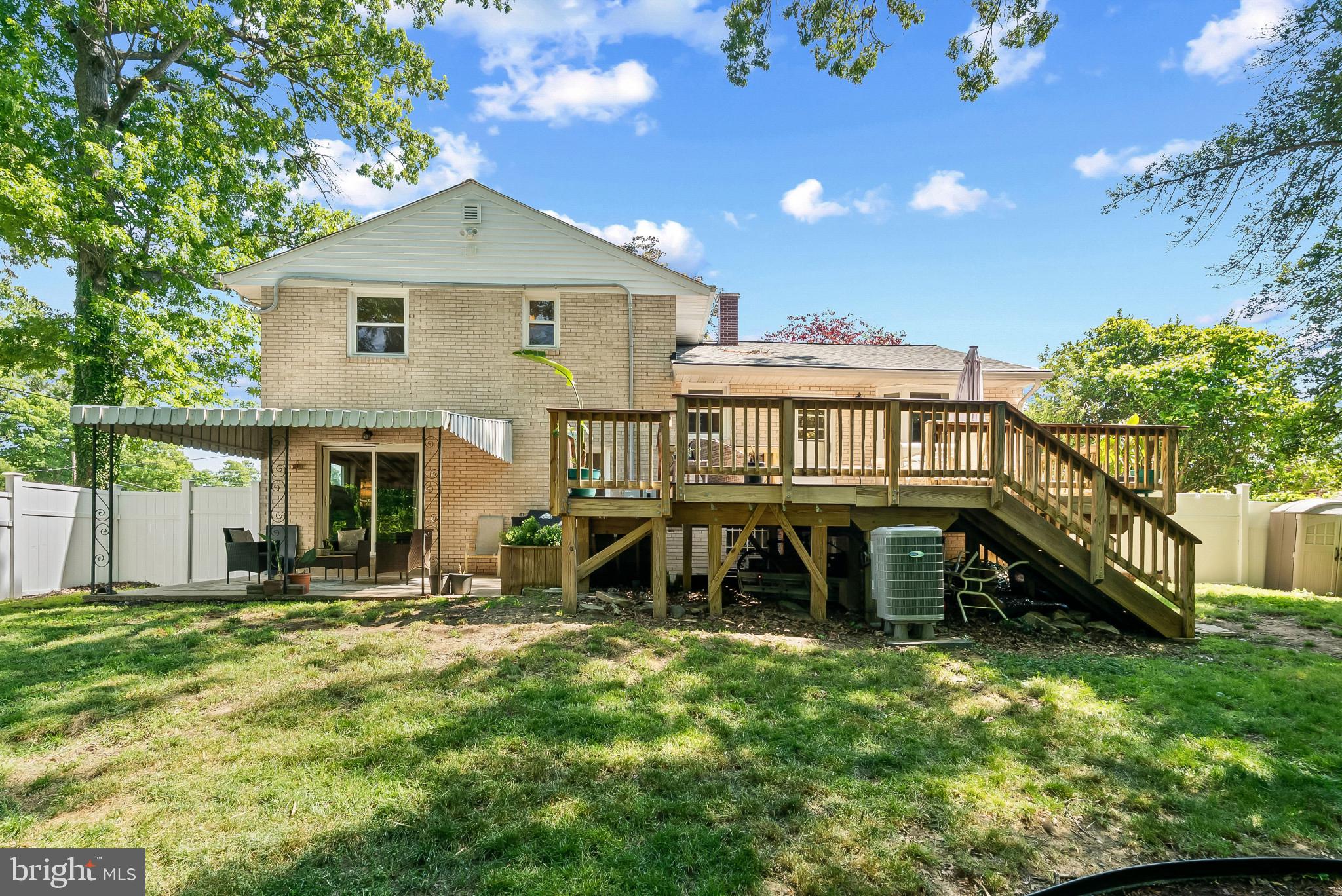 COLLEGE PARK WOODS - Residential