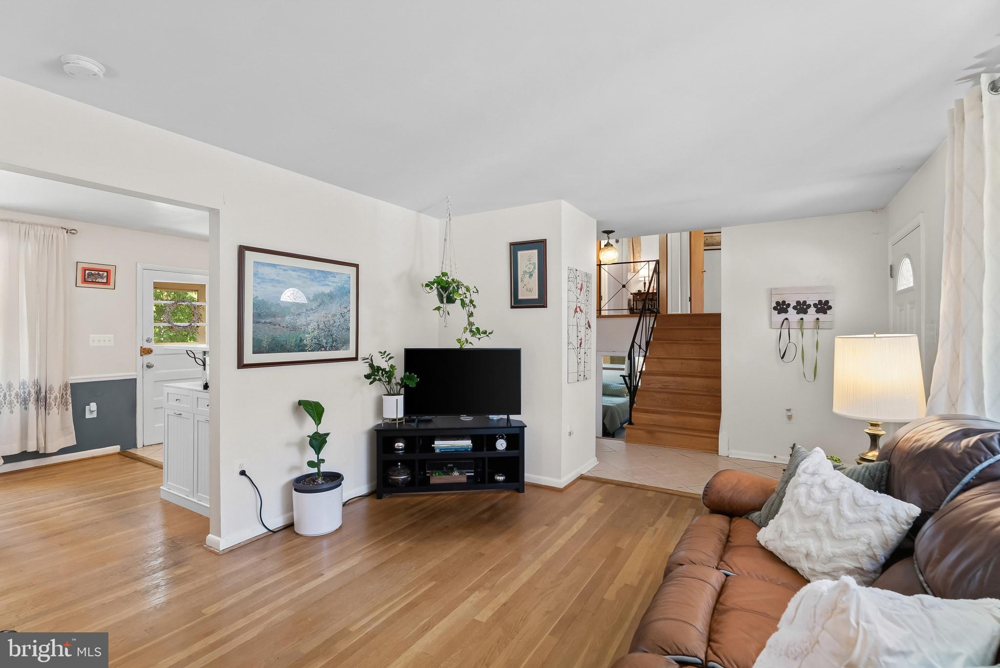 COLLEGE PARK WOODS - Residential