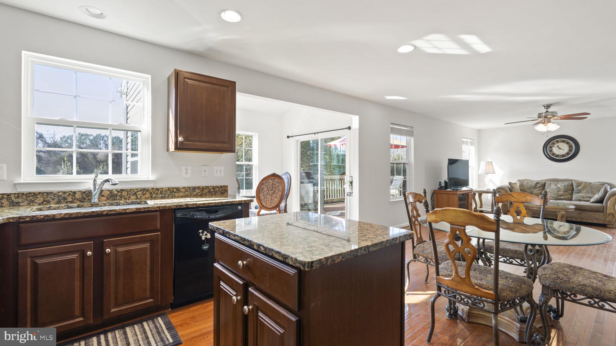 ELIZABETH'S CROSSING - Residential