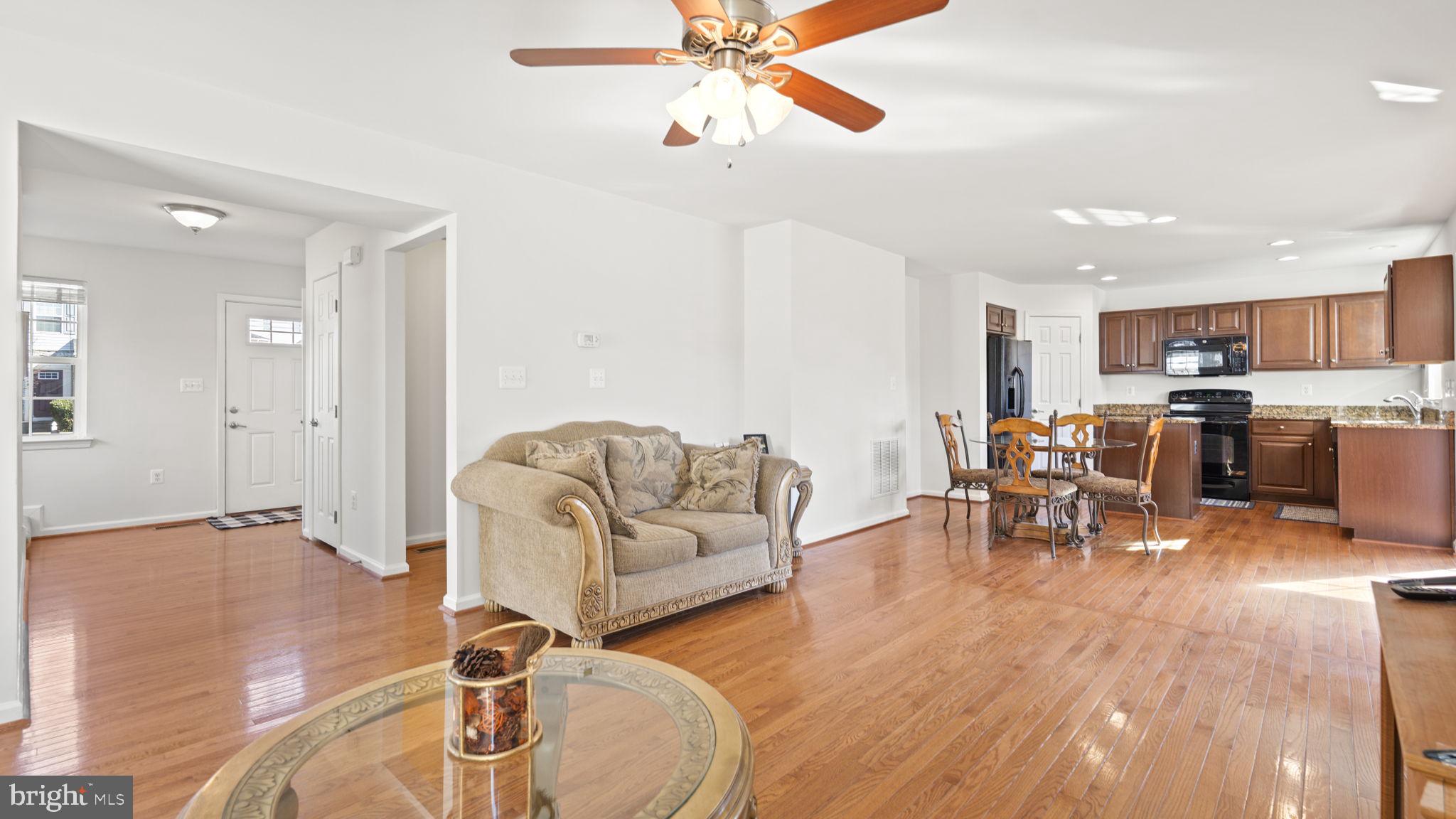 ELIZABETH'S CROSSING - Residential