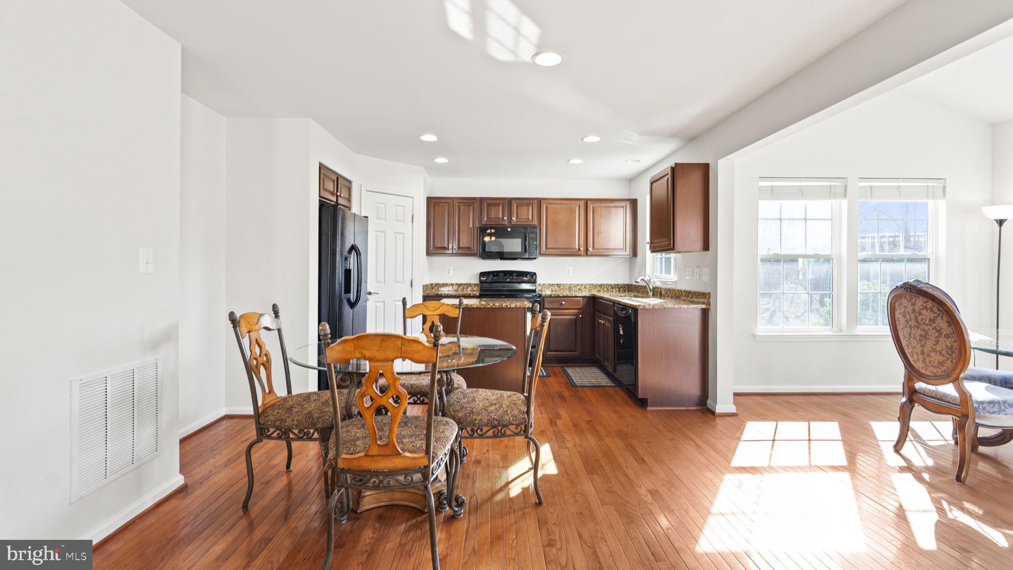 ELIZABETH'S CROSSING - Residential