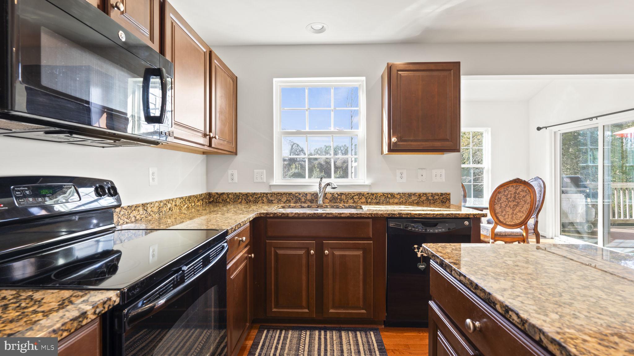 ELIZABETH'S CROSSING - Residential