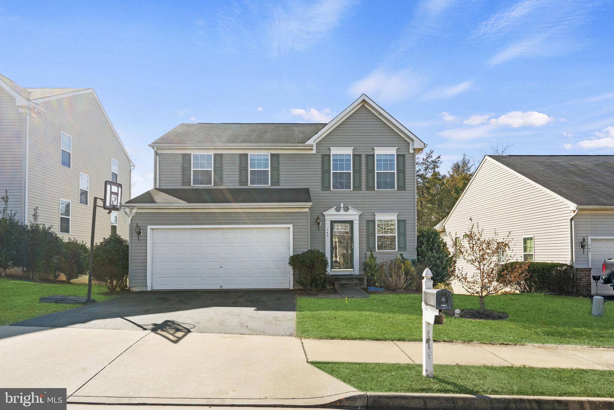 ELIZABETH'S CROSSING - Residential