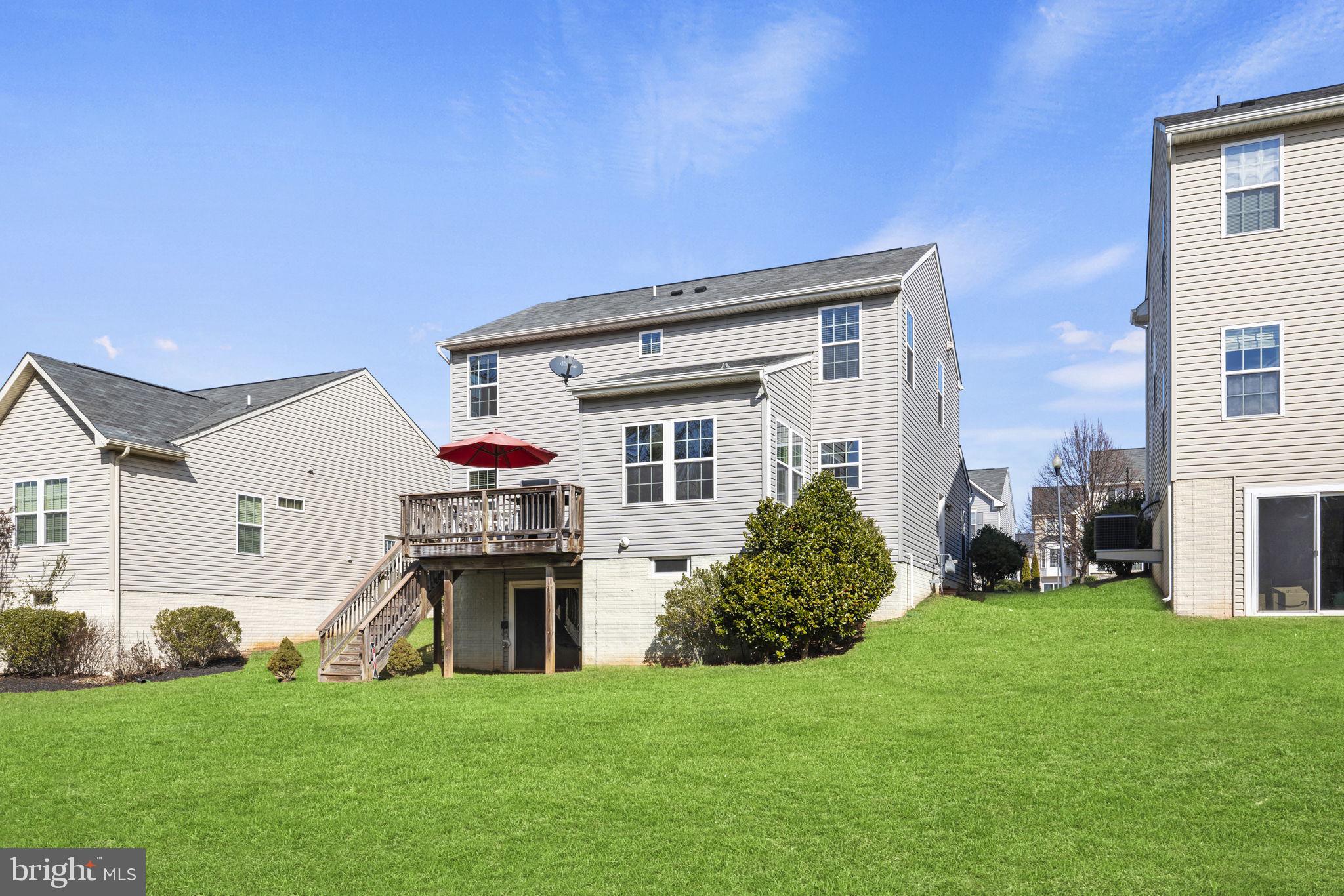 ELIZABETH'S CROSSING - Residential