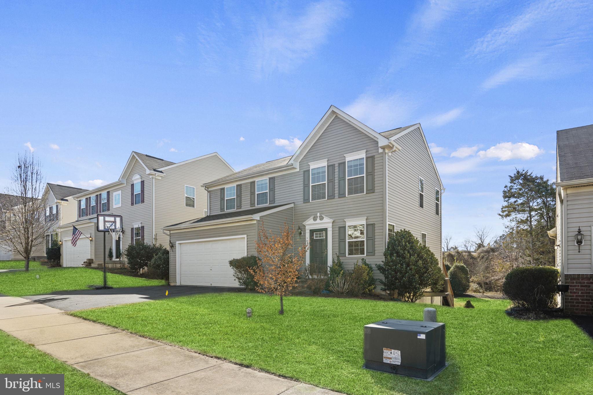 ELIZABETH'S CROSSING - Residential