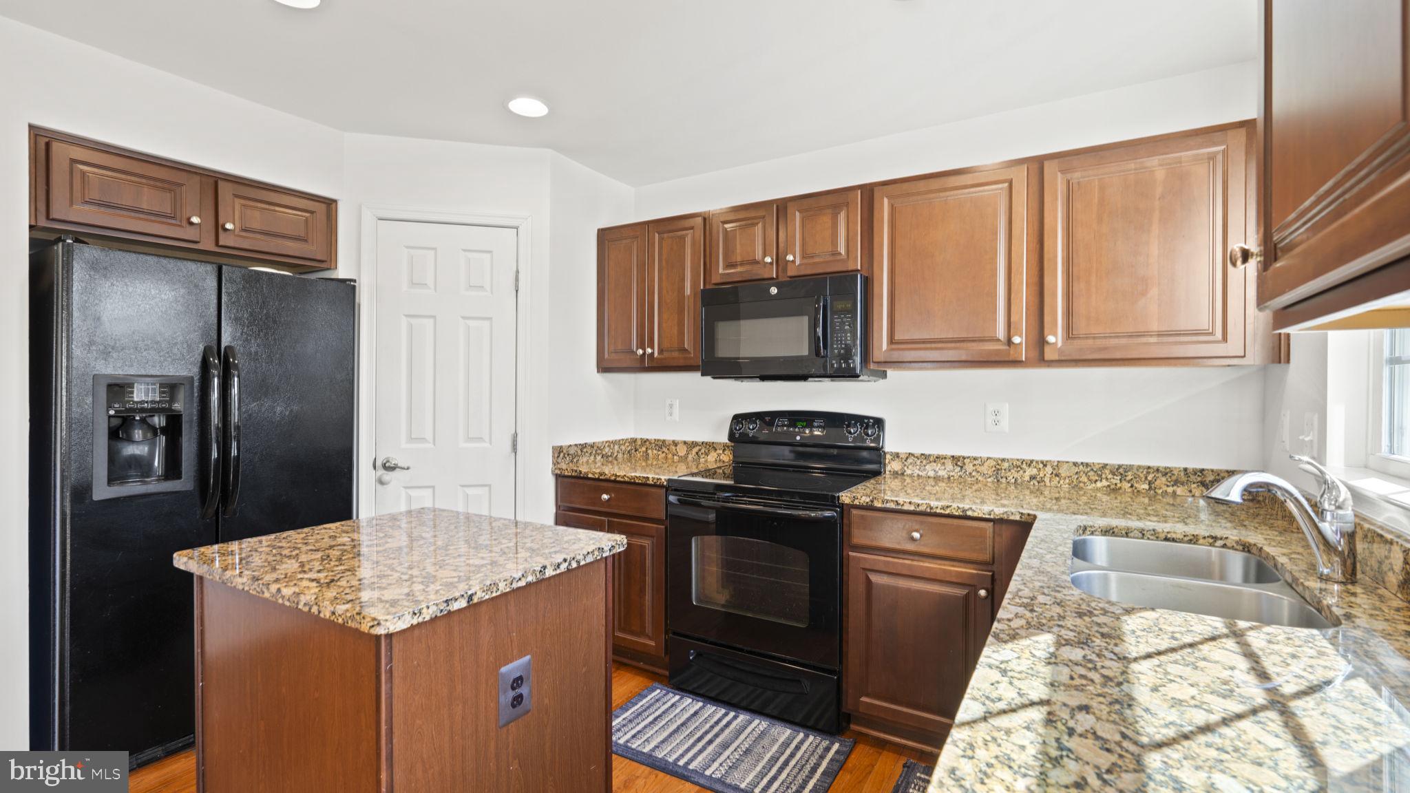 ELIZABETH'S CROSSING - Residential