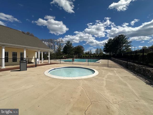 SOMERSET - Residential