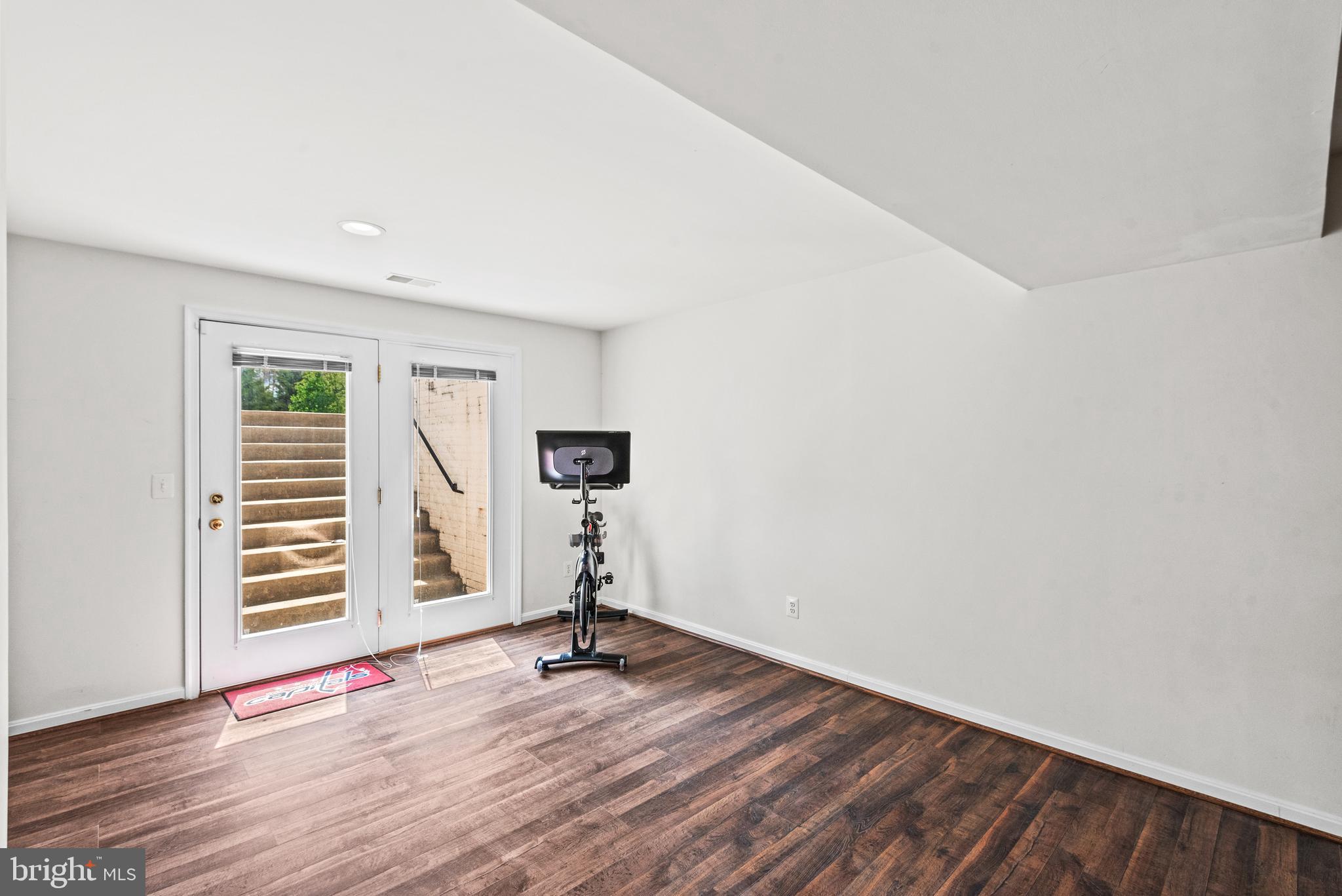 SOMERSET - Residential