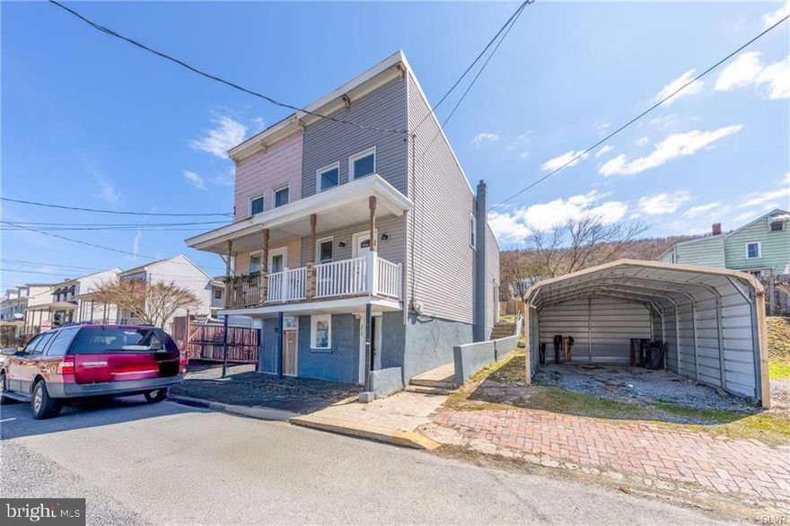 This beautifully updated 3-bedroom, 1-bath twin home in Palo Alto Borough has been meticulously renovated, ensuring that every corner is ready for you to move in and make it your own. Enjoy the comfort of a multi-story layout that maximizes space and functionality. Every area of the home has been thoughtfully updated, blending contemporary style with cozy charm. Close to Bacon Street Park, you’ll have easy access to outdoor activities and relaxation. You’ll appreciate the sense of community while being just a stone's throw away from local businesses, restaurants, and shops. One of the standout features of this charming twin home is its large, oversized backyard, offering a blank canvas for your imagination. The possibilities are truly endless, waiting for the new owner to add their personal touch and transform this outdoor space into something extraordinary.