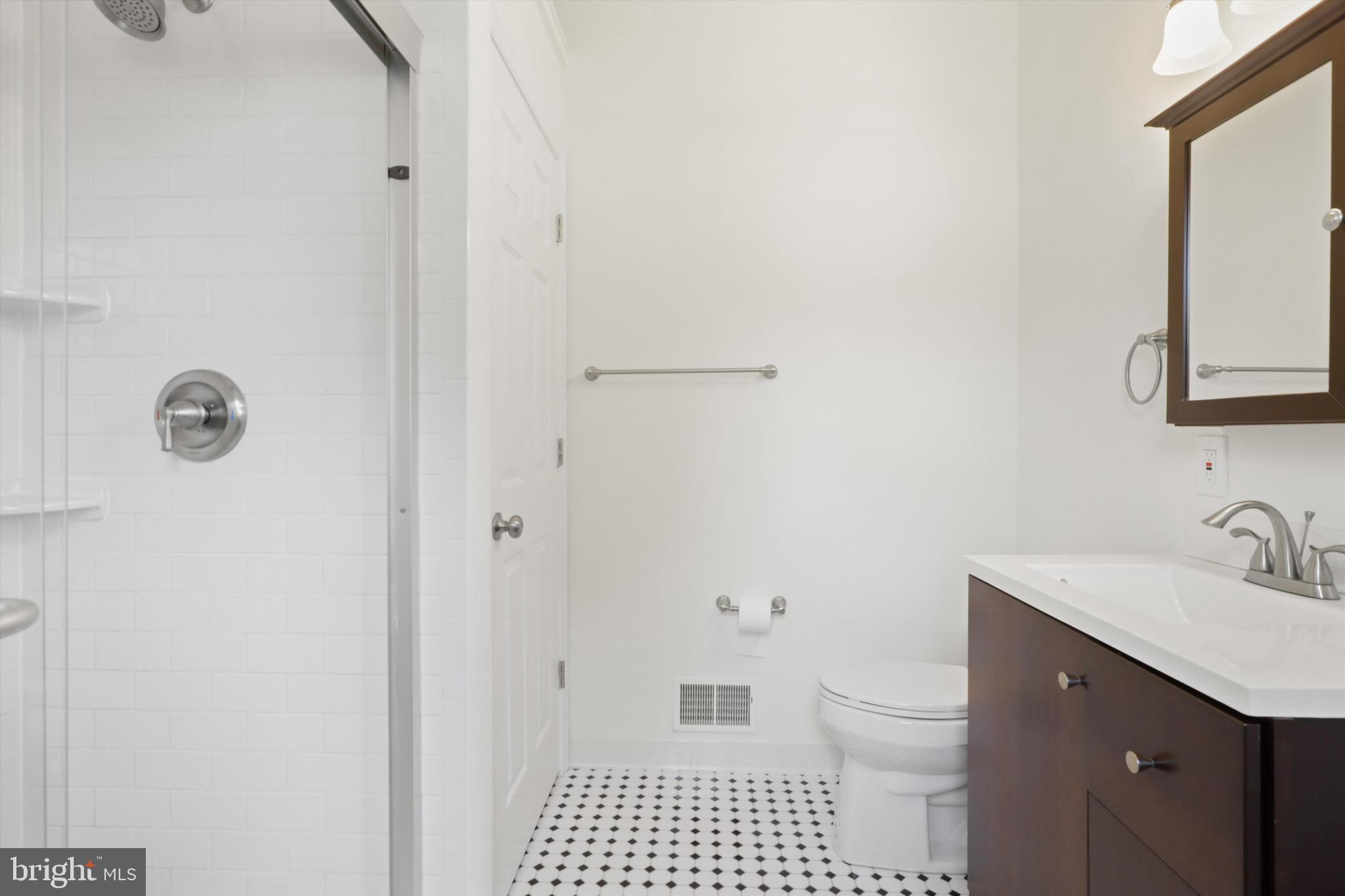 LANDSDOWNE - Residential Lease