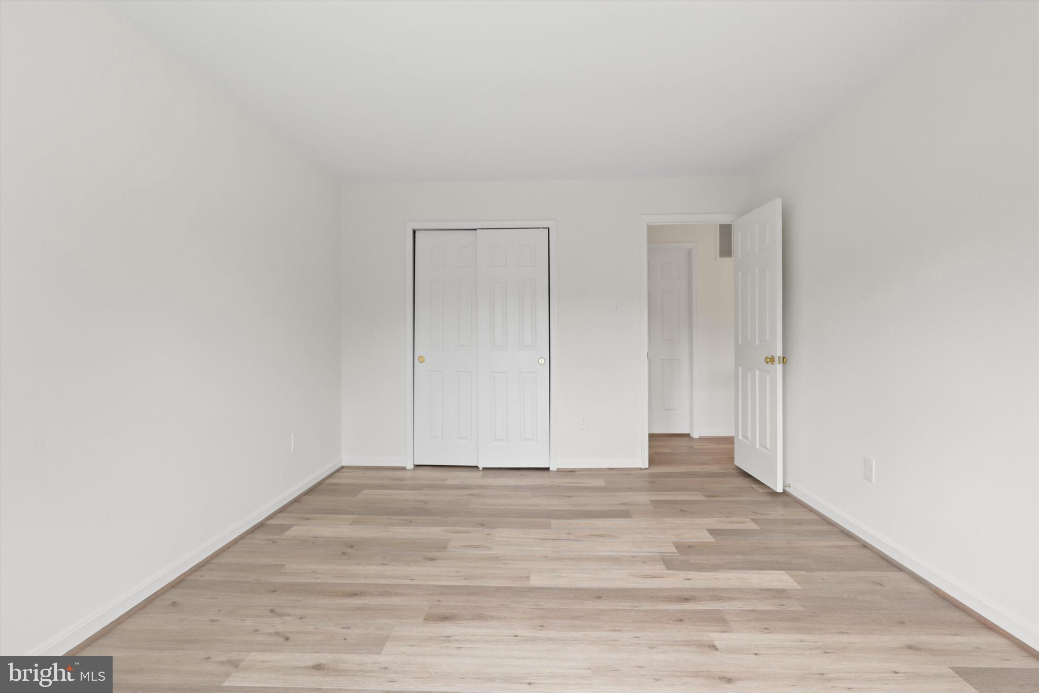 LANDSDOWNE - Residential Lease