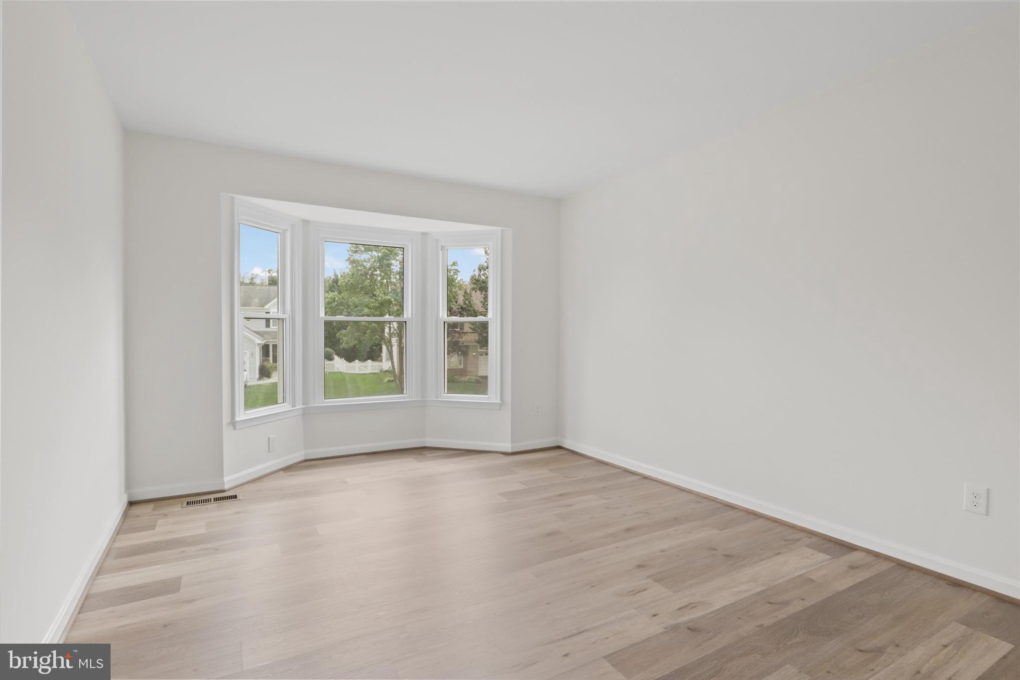 LANDSDOWNE - Residential Lease