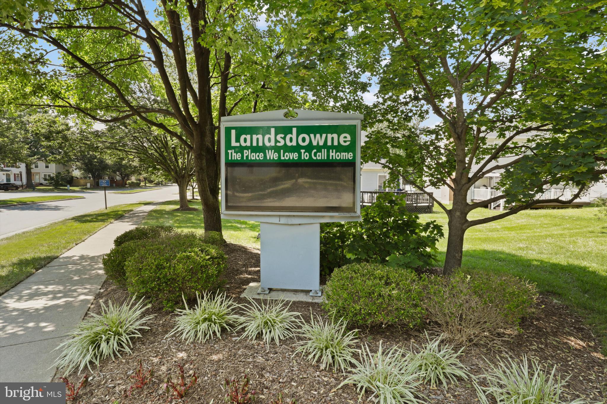 LANDSDOWNE - Residential Lease