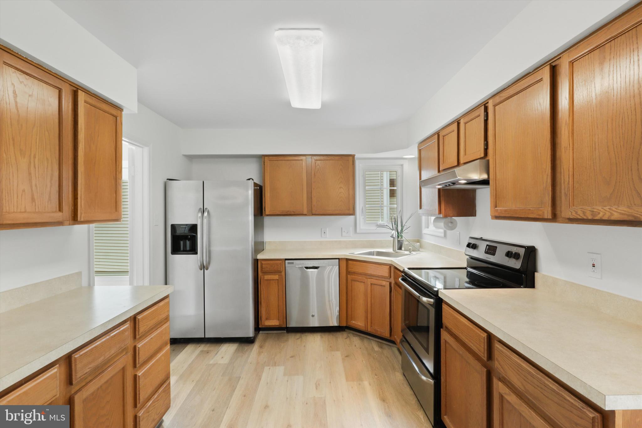 LANDSDOWNE - Residential Lease