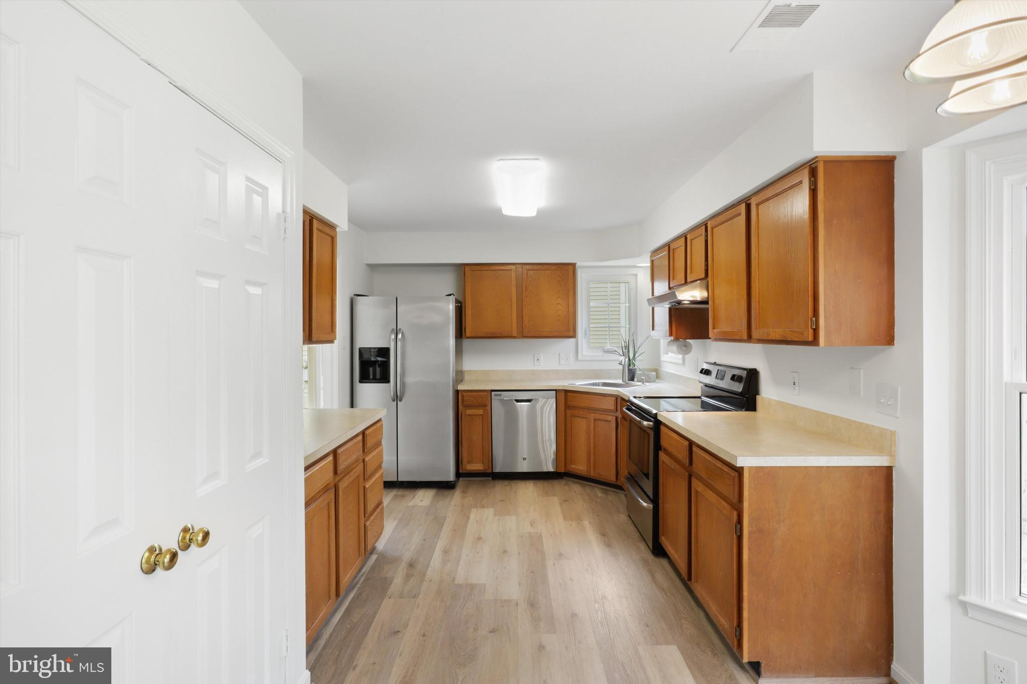 LANDSDOWNE - Residential Lease