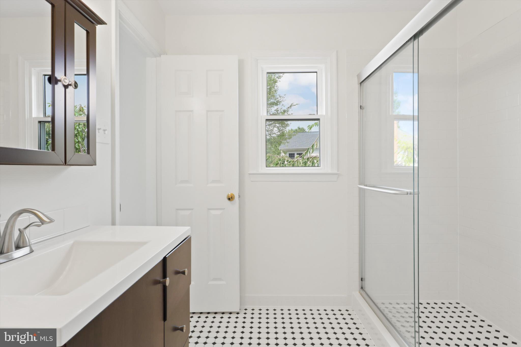 LANDSDOWNE - Residential Lease