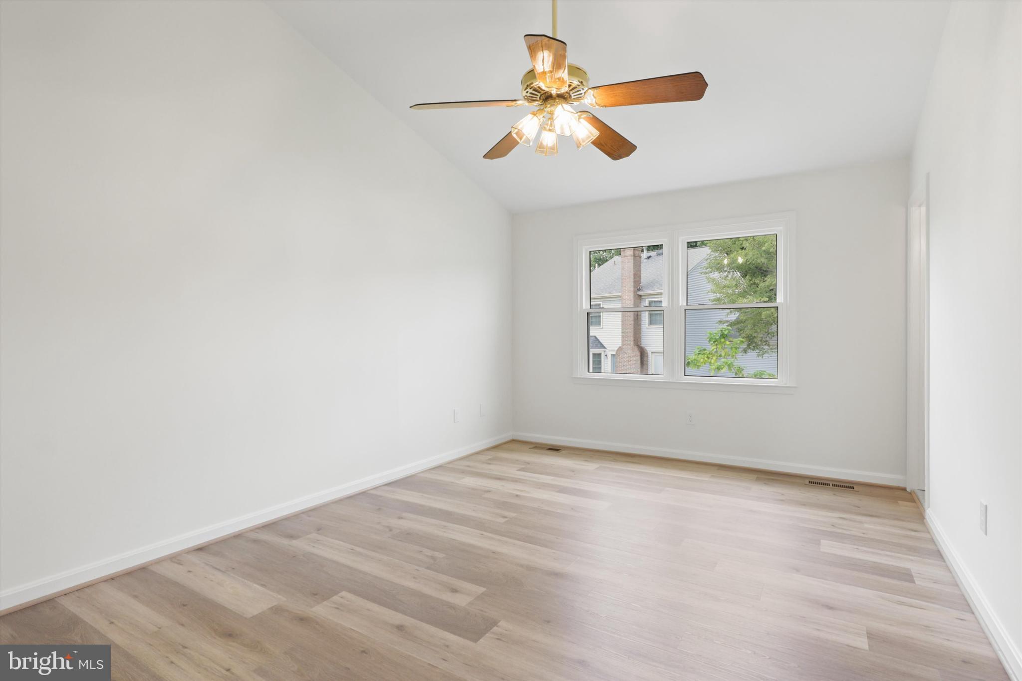 LANDSDOWNE - Residential Lease