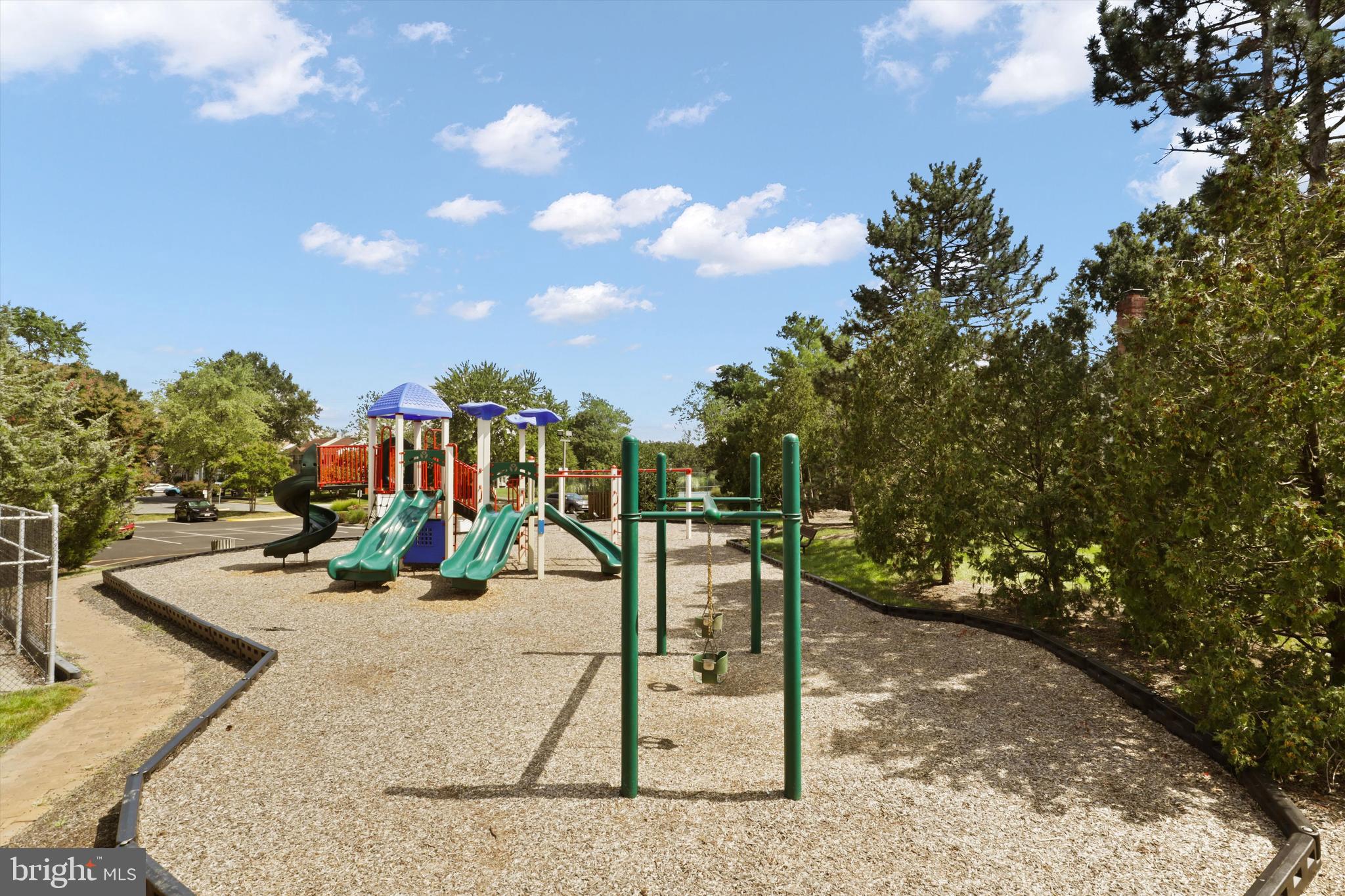 LANDSDOWNE - Residential Lease