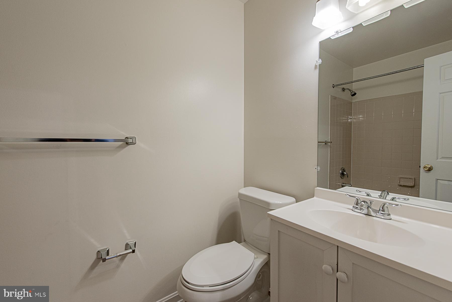 ELLICOTT MEADOWS - Residential Lease