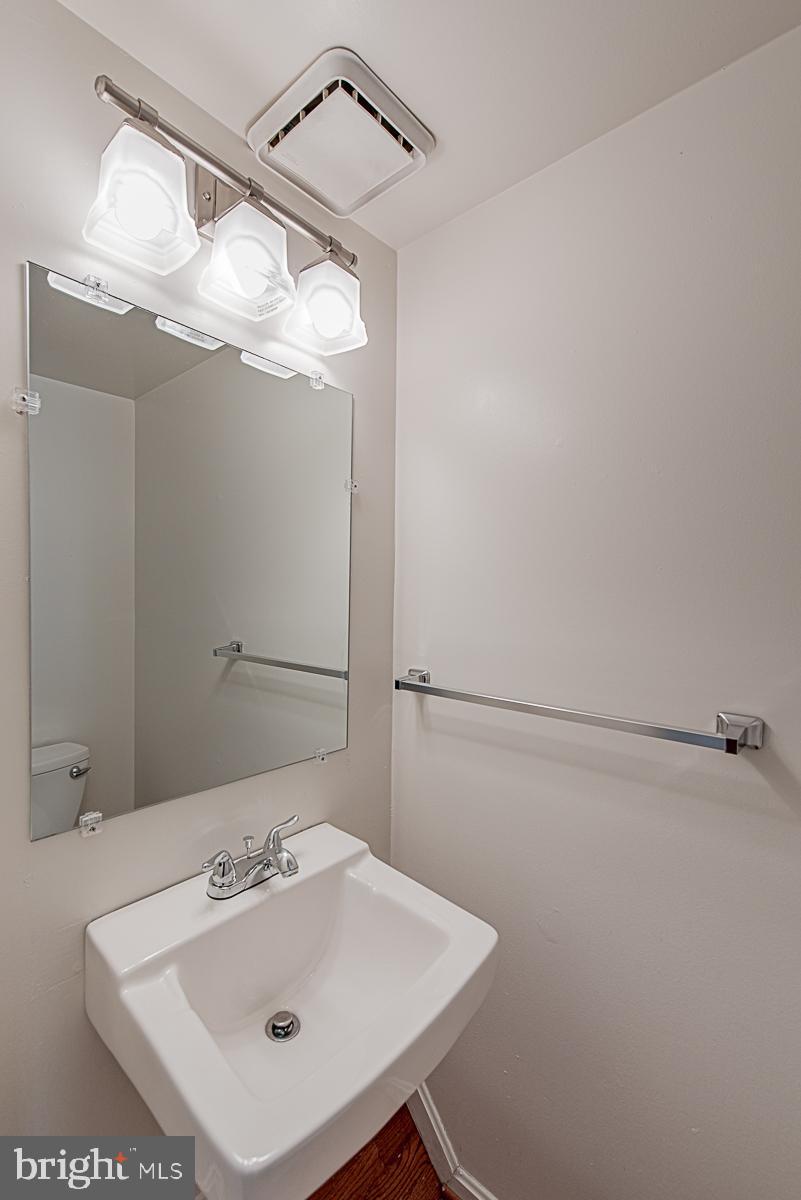 ELLICOTT MEADOWS - Residential Lease