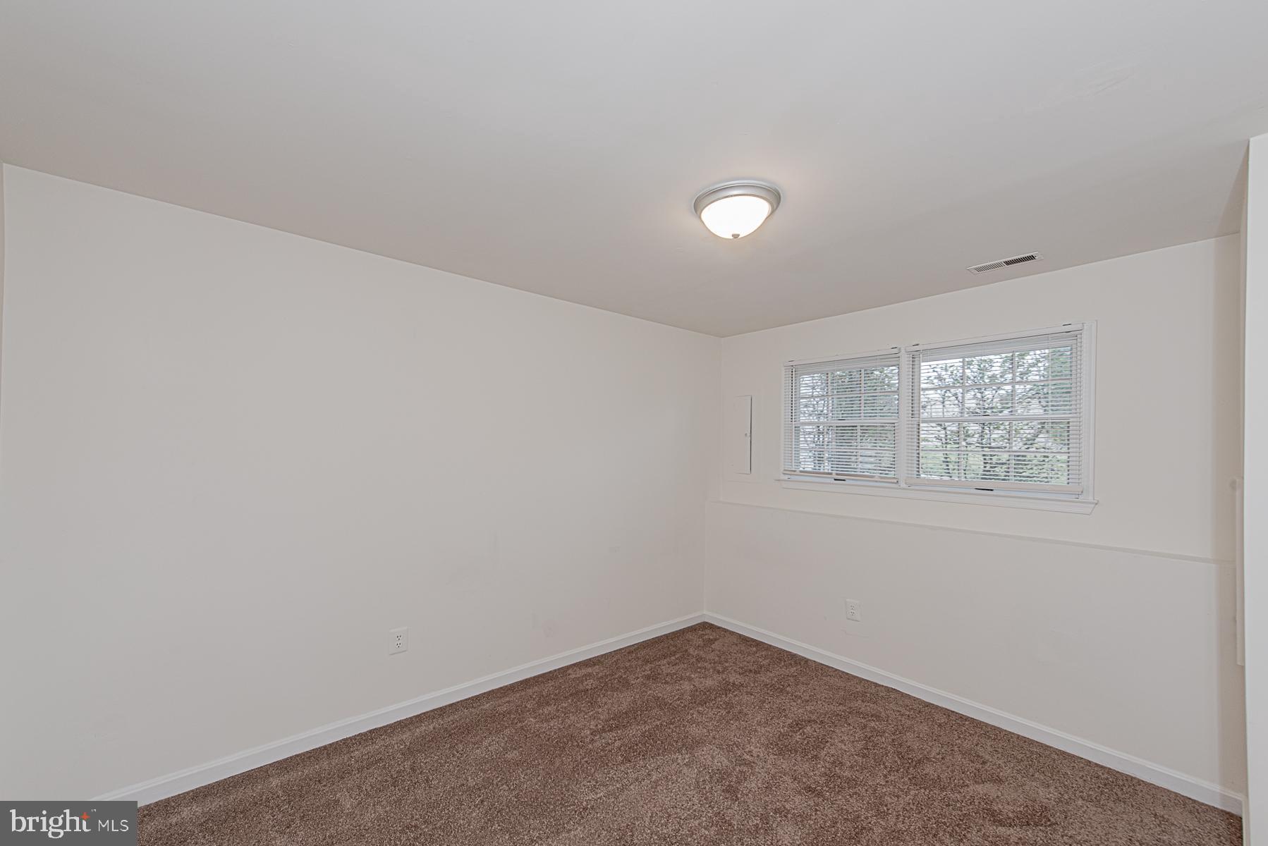 ELLICOTT MEADOWS - Residential Lease