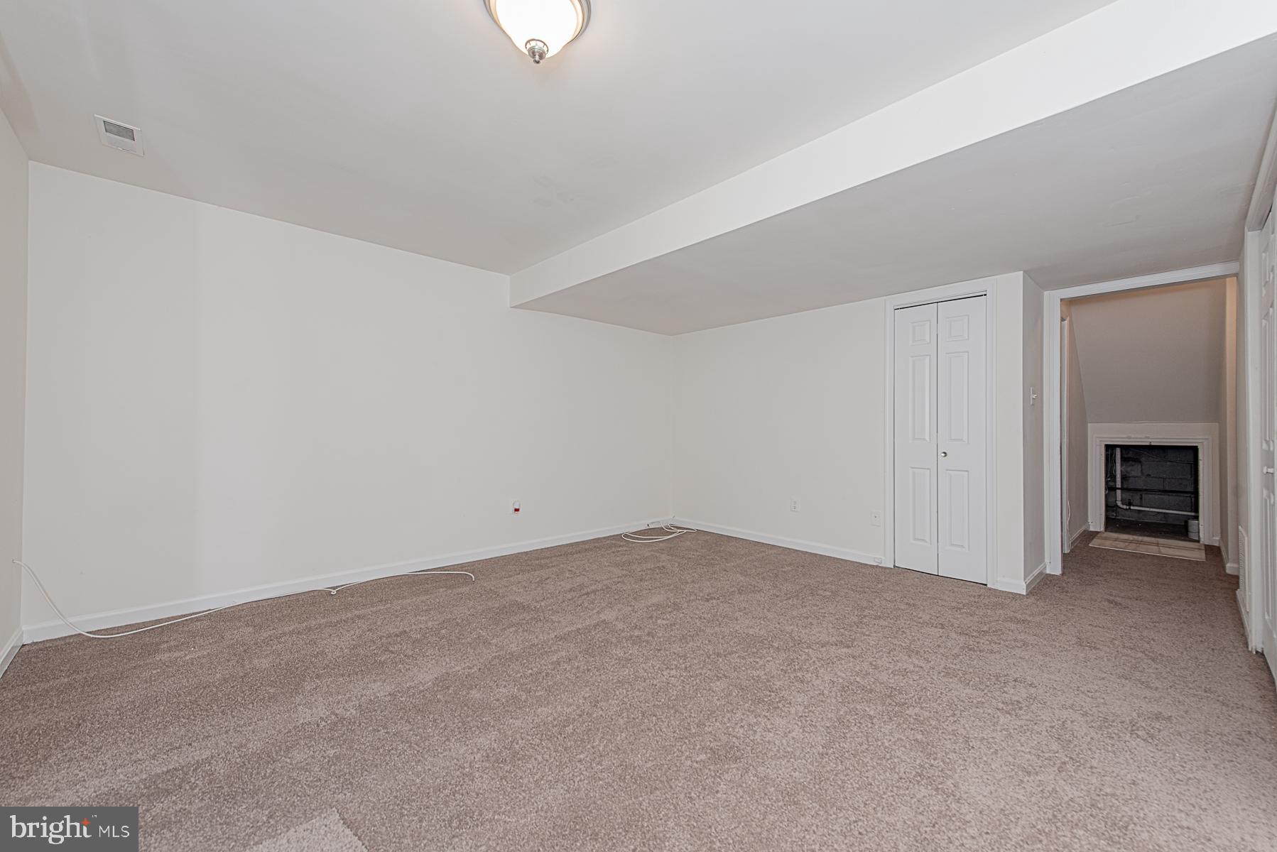 ELLICOTT MEADOWS - Residential Lease