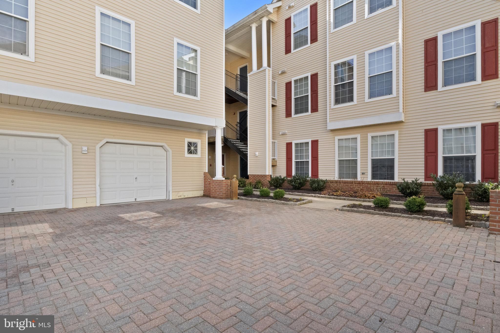 HOLLINGTON - Residential