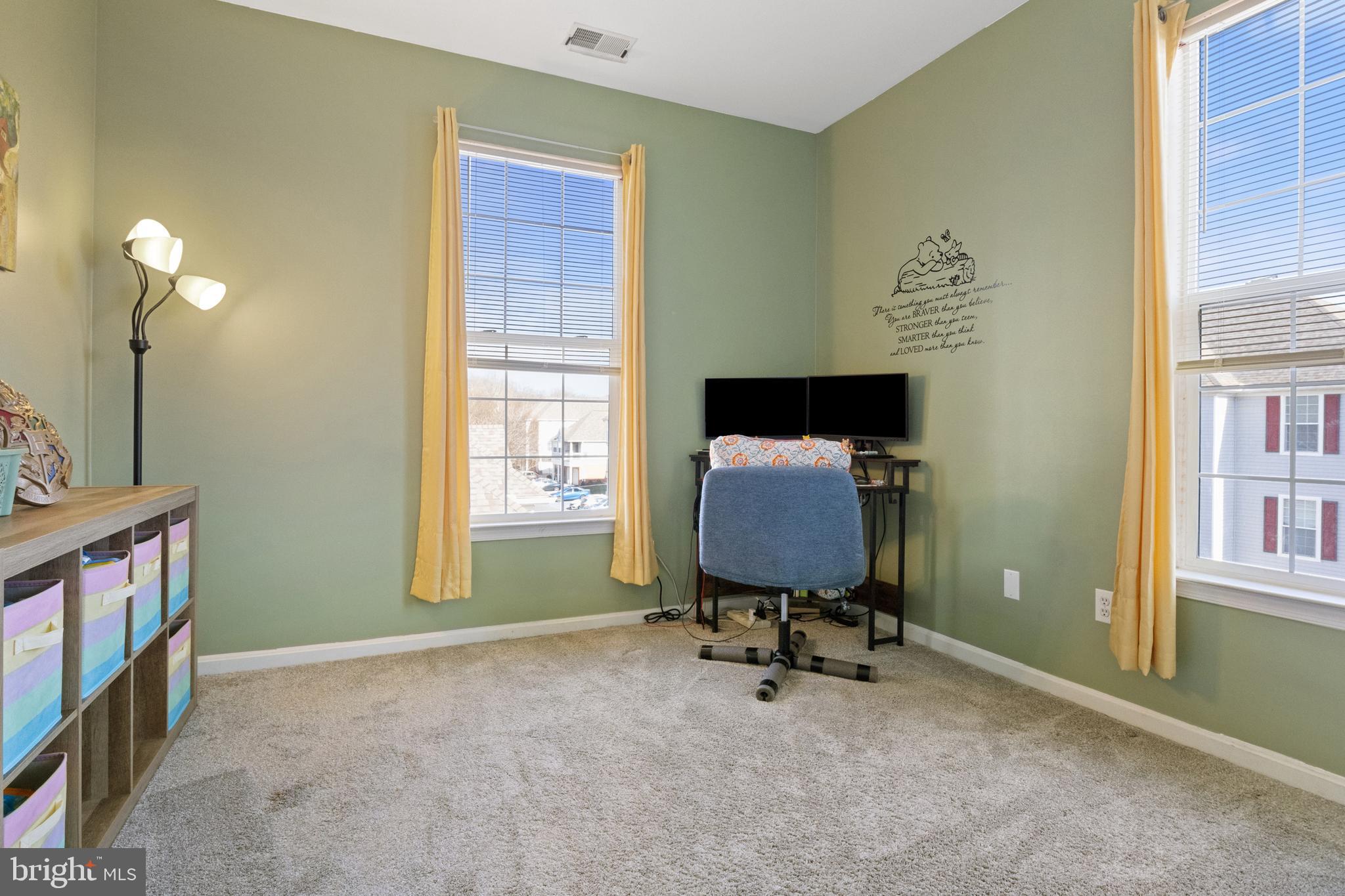 HOLLINGTON - Residential