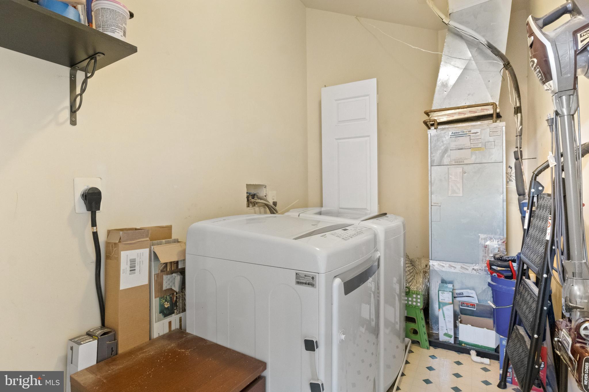 HOLLINGTON - Residential