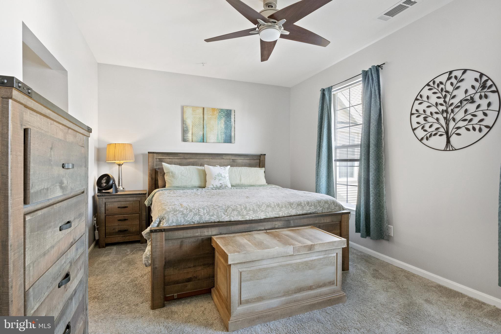 HOLLINGTON - Residential