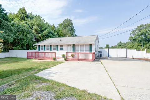 5024 Backlick Road, Annandale, VA MLS: VAFX2313908