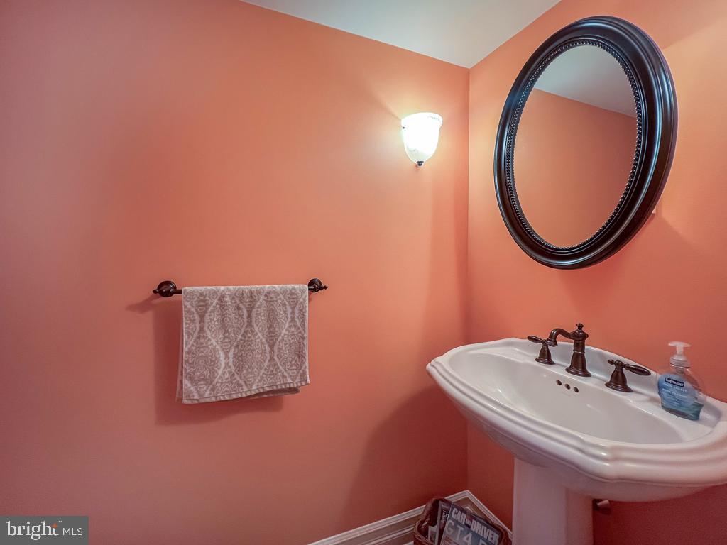 MAPLE POINT - Residential