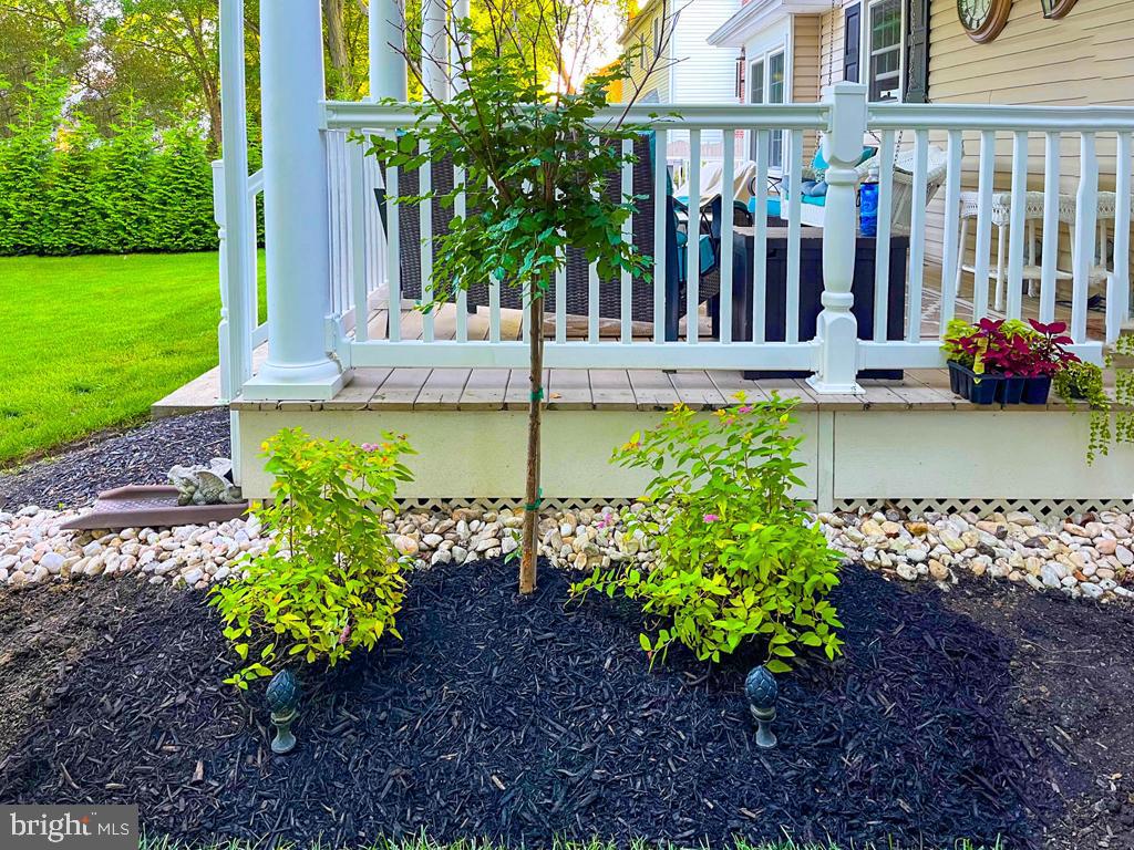 MAPLE POINT - Residential