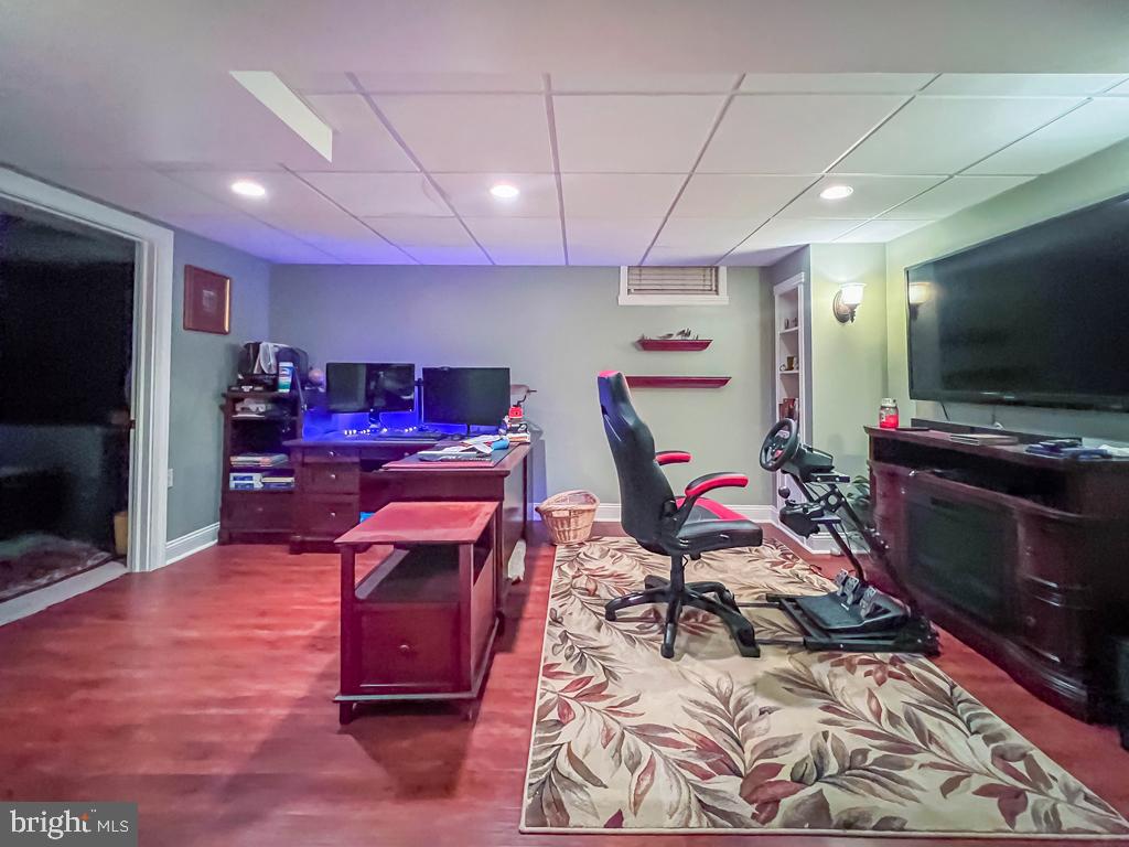 MAPLE POINT - Residential