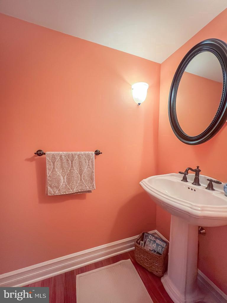 MAPLE POINT - Residential