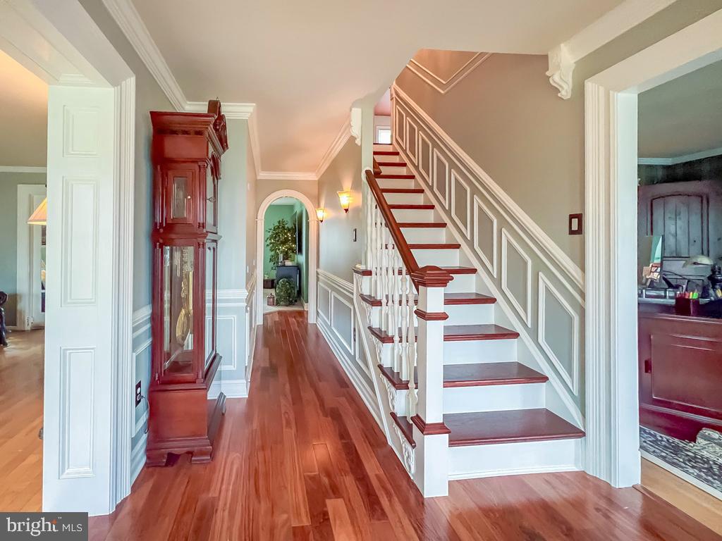 MAPLE POINT - Residential