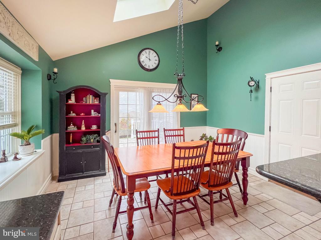 MAPLE POINT - Residential