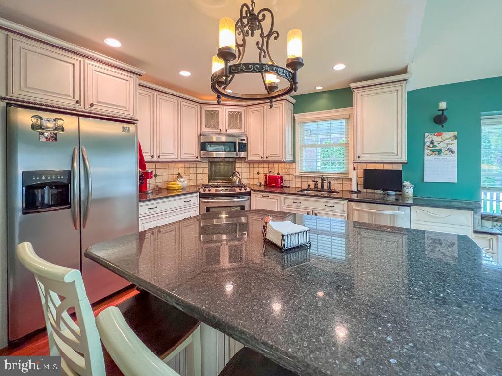 MAPLE POINT - Residential