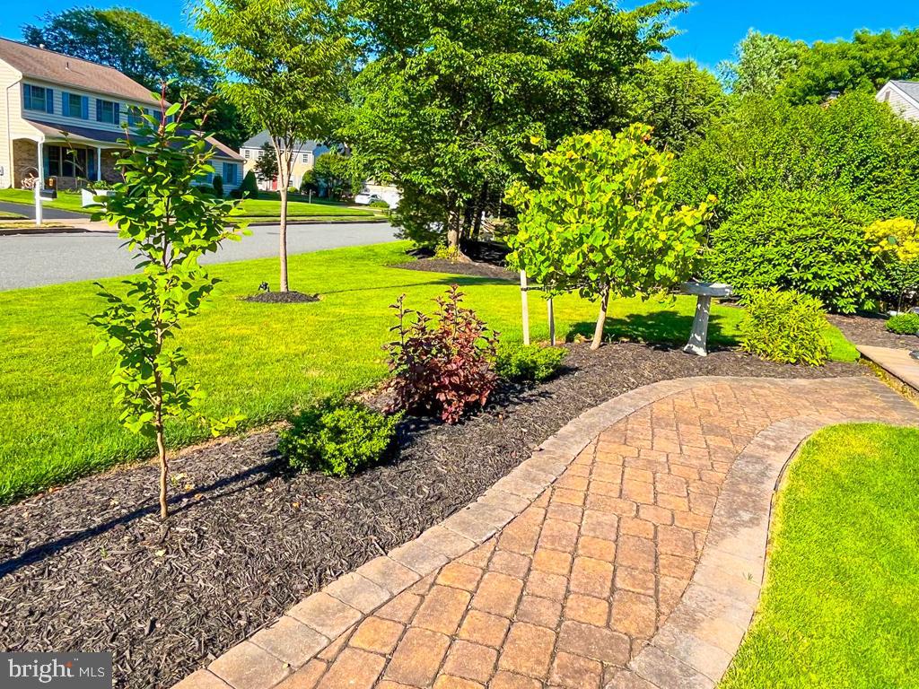 MAPLE POINT - Residential