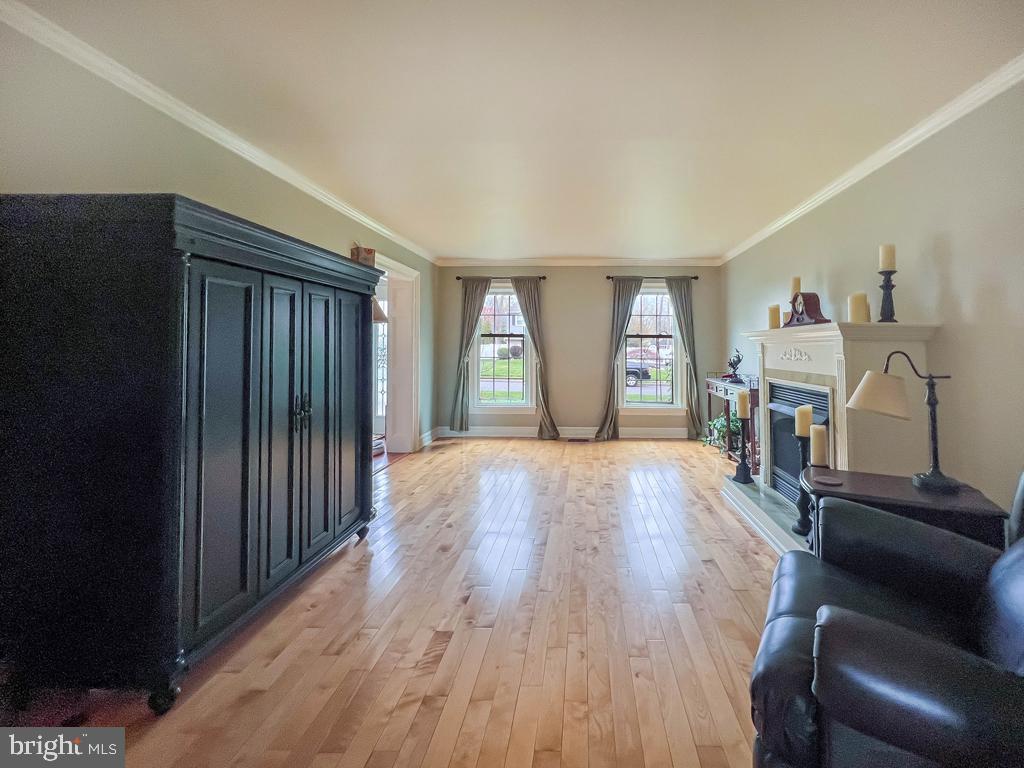 MAPLE POINT - Residential